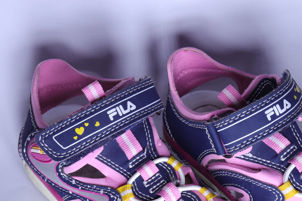 FILA Avec Girls Sporty Sandals Size EU 28 Condition 9.5/10