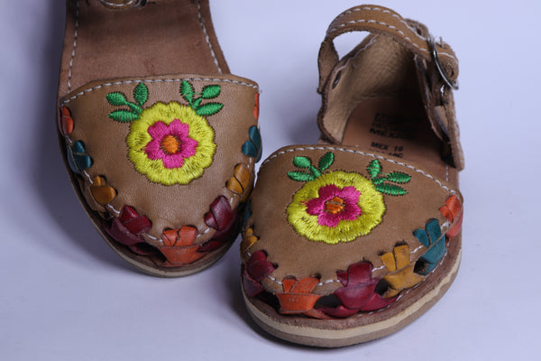 Mexican MX Embroidered Girls Sandals Size EU 26 Condition 9.5/10