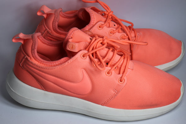 Nike Roshe Two Atomic Pink Size EU 38.5 Condition 9.5/10