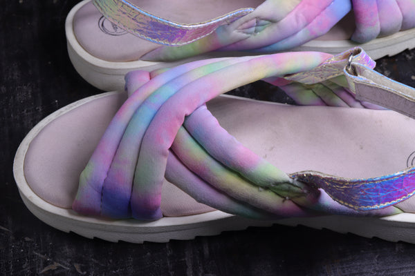 Wonder Nation Tie-Dye Puff Sandals Girls Size EU 30 Condition 9.5/10